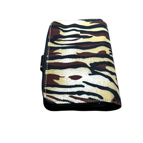 Camouflage Zippered 6 Ring Binder Organizer With Snap Closure - Picture 3 of 10